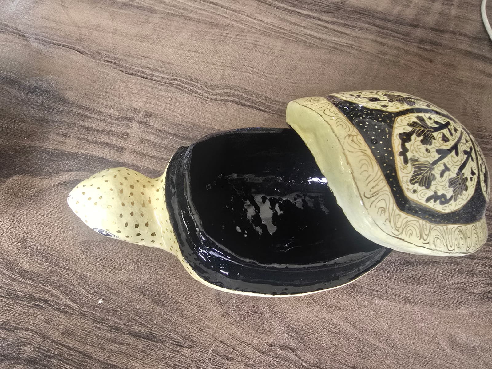 Paper Mache box, Authentic lacquered papier mache box hand painted with embosed mughal darbar and deer around the box by Kashmiri artists